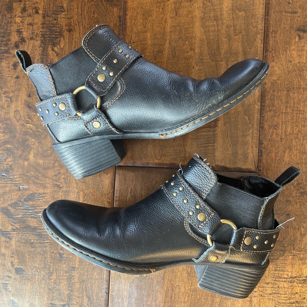 B.O.C. Soul slip on black leather motorcycle ankle boots with studs, US 7